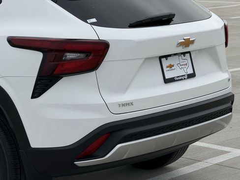 New 2026 Chevrolet Trax LT w/ Driver Confidence Package image 6