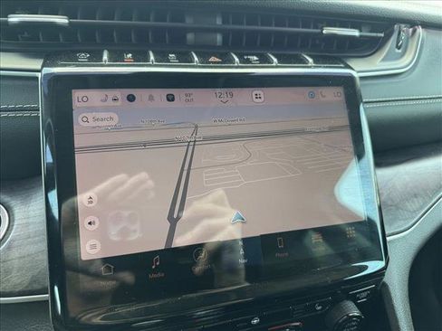 Used 2022 Jeep Grand Cherokee L Limited image 19