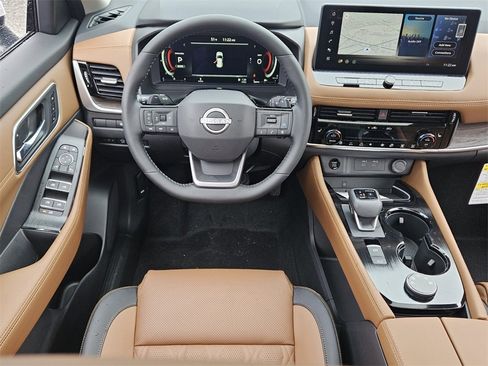 New 2026 Nissan Rogue Platinum image 5