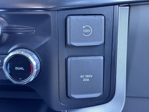 Used 2023 Ford F150 Limited image 23