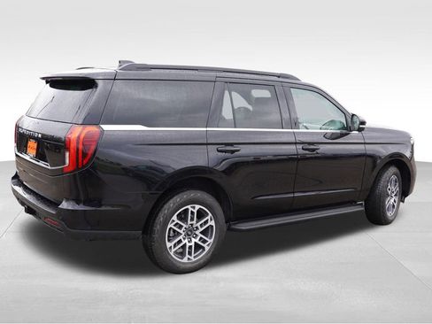 Used 2025 Ford Expedition Active AWD/4WD image 4