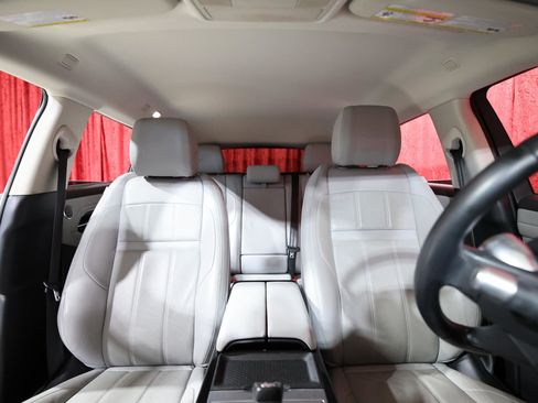 Used 2020 Land Rover Range Rover Evoque S image 25