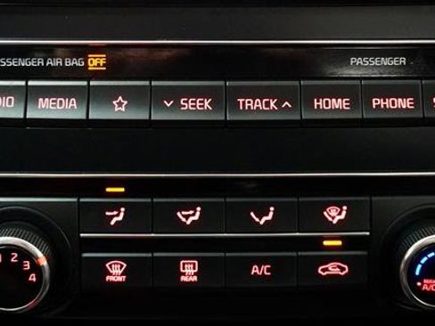 Used 2020 Kia Optima LX image 18