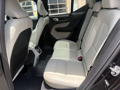 Used 2025 Volvo XC40 B5 Ultra w/ Protection Package Premier AWD/4WD image 25