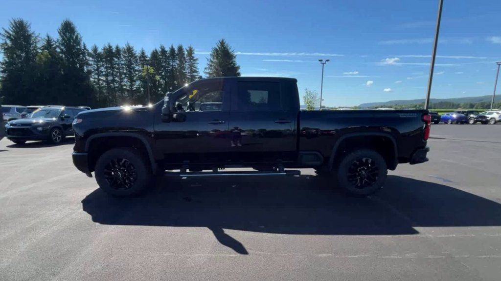 Used 2025 Chevrolet Silverado 2500 LT w/ Trail Boss Package AWD/4WD image 5