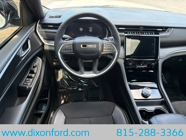 Used 2024 Jeep Grand Cherokee Altitude AWD/4WD image 22