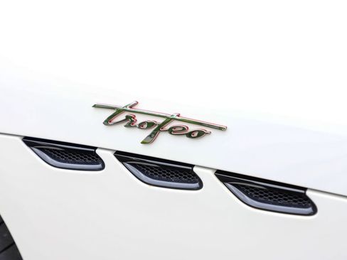 Used 2024 Maserati GranTurismo Trofeo AWD/4WD image 10