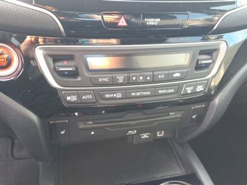 Used 2021 Honda Pilot Touring image 22