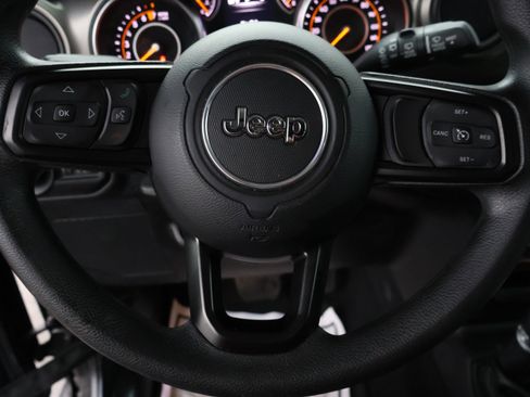 Used 2018 Jeep Wrangler Unlimited Sport image 24