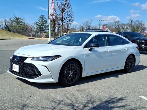 Certified 2020 Toyota Avalon XSE w/ All Weather Liner Package image 8