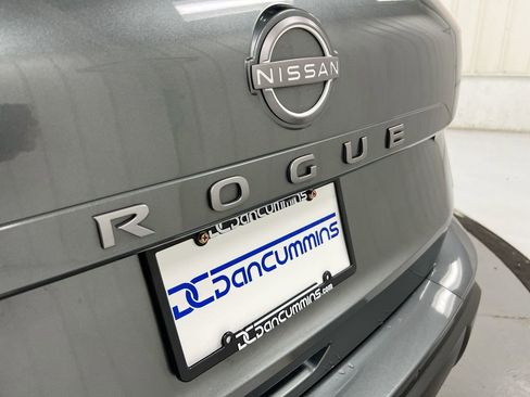 Used 2024 Nissan Rogue S image 25