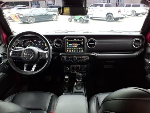 Used 2022 Jeep Wrangler Unlimited Sahara w/ Cold Weather Group AWD/4WD image 13