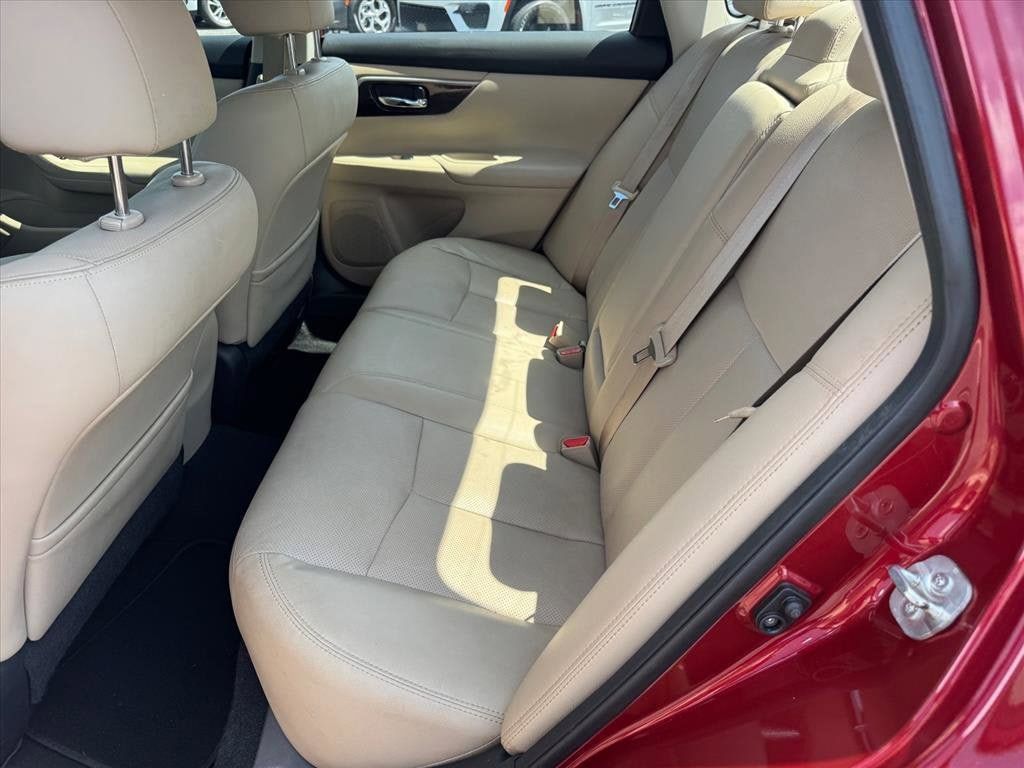 Used 2015 Nissan Altima 2.5 SL w/ Technology Package FWD image 14