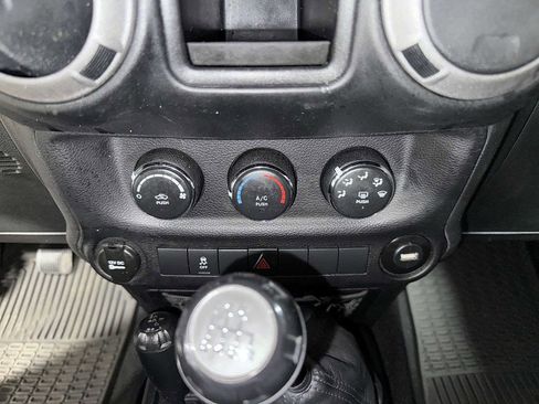 Used 2012 Jeep Wrangler Sport image 21