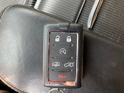 Used 2023 Jeep Grand Wagoneer Series II AWD/4WD image 17