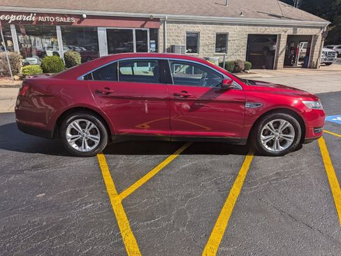 Used 2018 Ford Taurus SEL w/ Equipment Group 201A image 8