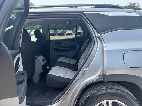 Used 2023 GMC Terrain SLE w/ Driver Convenience Package FWD image 27