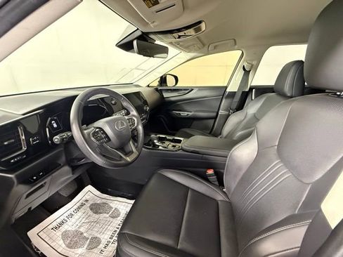 Used 2023 Lexus NX 250 FWD w/ Towing Package (2000 Lbs) image 16