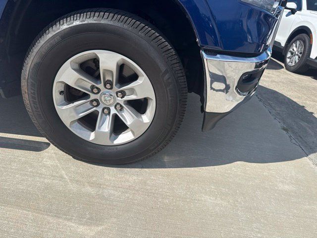 Used 2019 RAM 1500 Laramie AWD/4WD image 2
