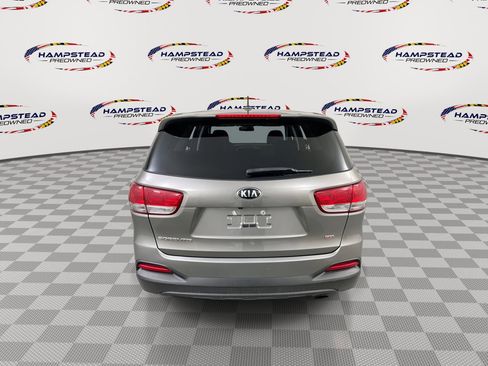 Used 2018 Kia Sorento L image 7