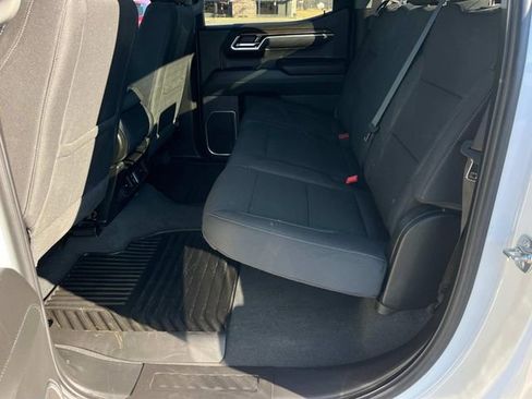 Used 2025 Chevrolet Silverado 1500 LT image 18