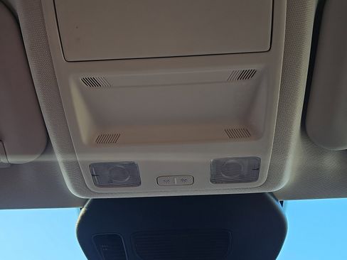 Used 2022 Ford Escape SE w/ SE Sport Appearance Package image 31