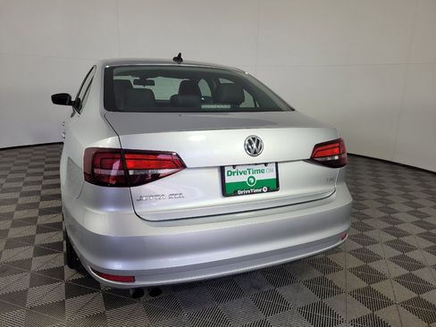Used 2016 Volkswagen Jetta SEL FWD image 7