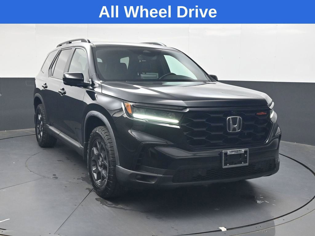 Used 2023 Honda Pilot TrailSport image 2
