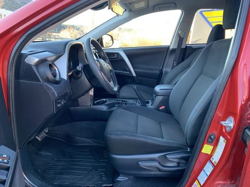 Used 2017 Toyota RAV4 LE image 2
