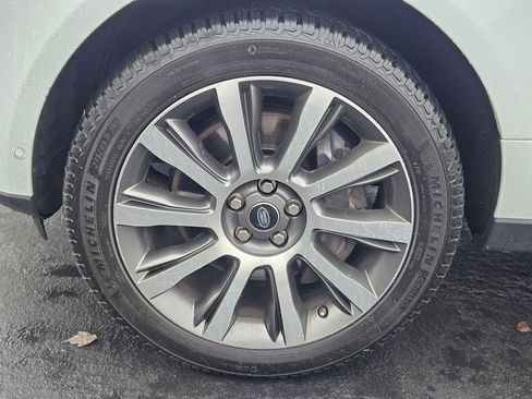 Used 2015 Land Rover Range Rover Autobiography image 42