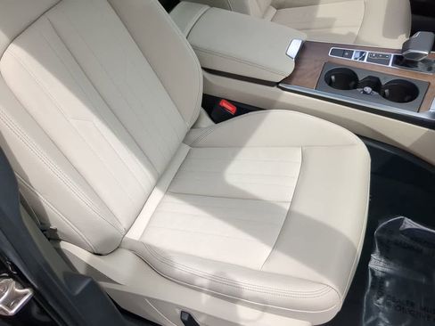 Used 2025 Audi A6 2.0T Premium image 23