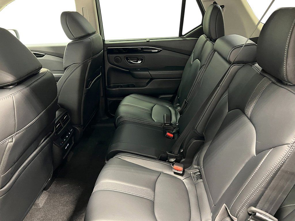 Used 2025 Honda Pilot EX-L image 29