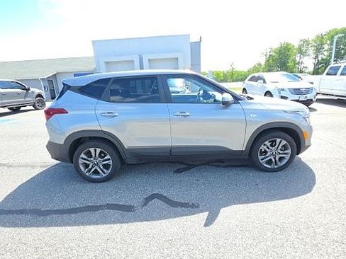 Used 2021 Kia Seltos LX AWD/4WD image 4