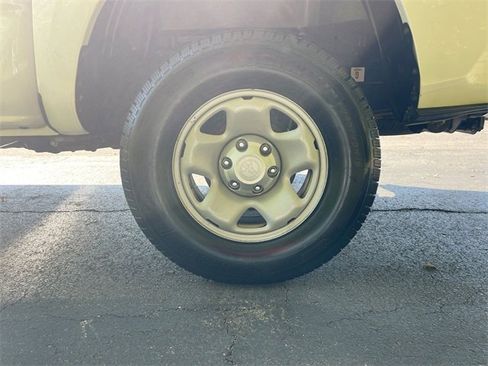 Used 2020 Toyota Tacoma SR image 29