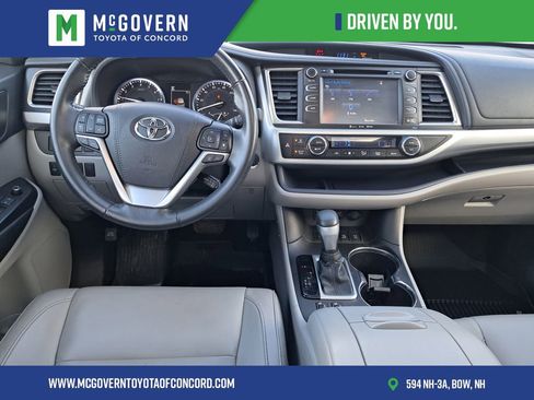Used 2017 Toyota Highlander XLE image 13