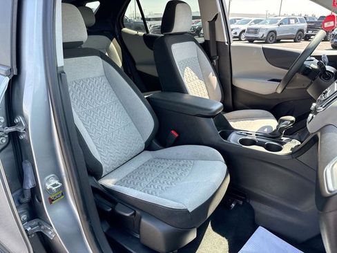 Used 2023 Chevrolet Equinox LS AWD/4WD image 25