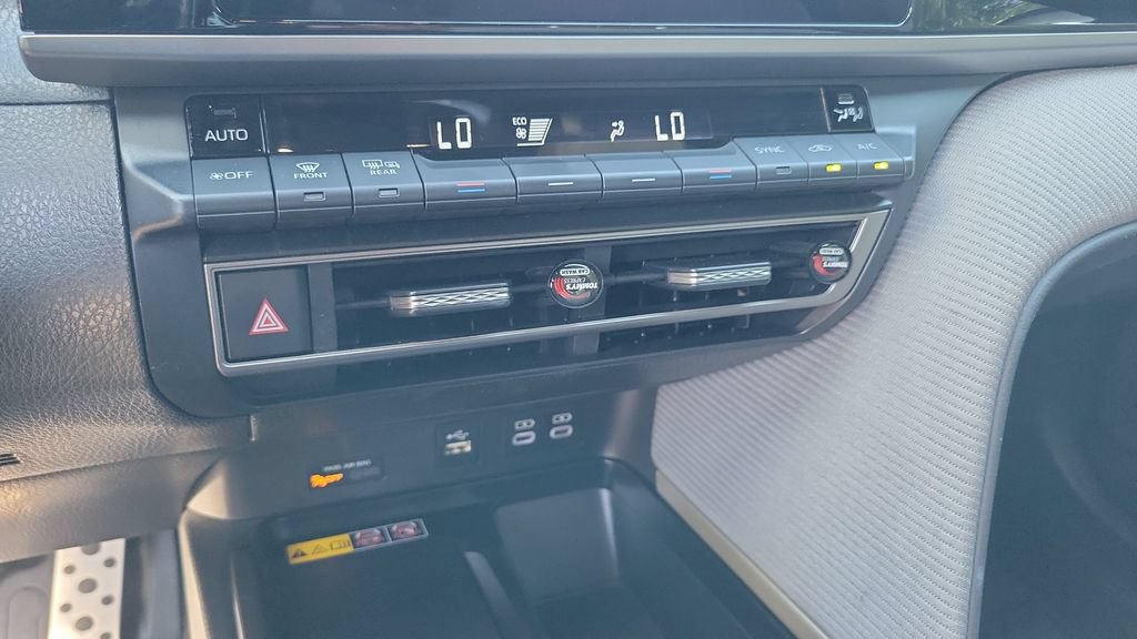 Certified 2025 Toyota Camry SE w/ Convenience Package FWD image 15