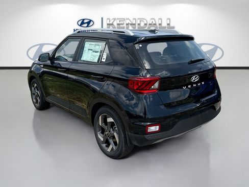 New 2026 Hyundai Venue SEL FWD image 4