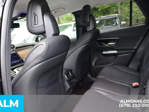 Used 2025 Mercedes-Benz GLC 350e 4MATIC image 17