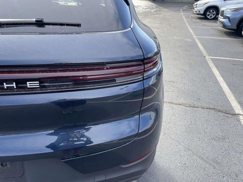 Used 2024 Porsche Cayenne image 17