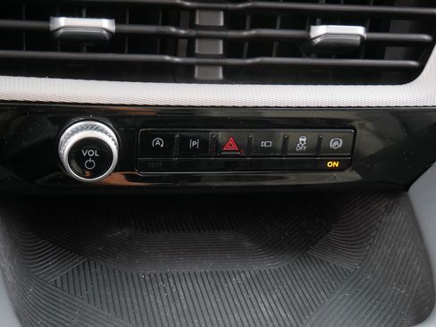 Used 2026 Ford Explorer Active w/ Active Comfort Package image 23