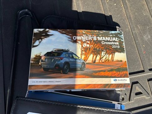 Used 2019 Subaru Crosstrek 2.0i Limited w/ Moonroof Package w/Navigation AWD/4WD image 11