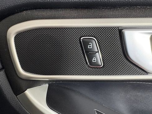 Used 2020 Ford Explorer XLT RWD image 41