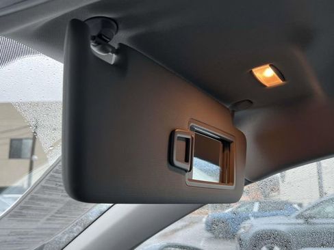 Certified 2022 Volkswagen Taos SE image 34