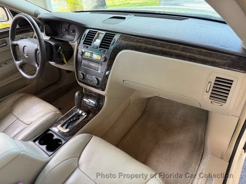 Used 2008 Cadillac DTS FWD image 32