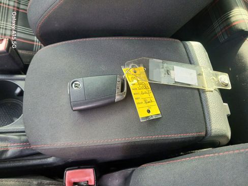 Used 2019 Volkswagen GTI Rabbit Edition image 9