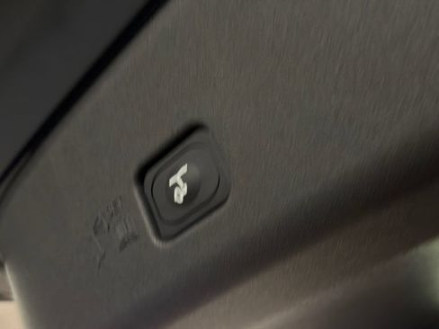 New 2026 Lincoln Nautilus Premier AWD/4WD image 9