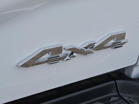 New 2026 RAM 2500 Laramie AWD/4WD image 8