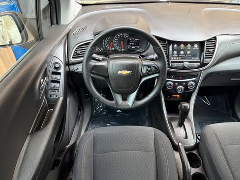 Used 2018 Chevrolet Trax LS FWD image 21