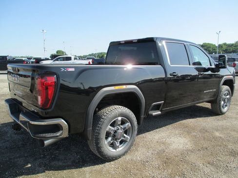 New 2026 GMC Sierra 2500 SLE w/ SLE Value Package; AWD/4WD image 4
